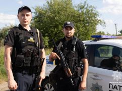 В Харькове мужчина потерял сознание и упал на проезжую часть