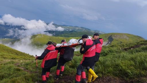На Говерлі блискавкою вбило чоловіка та 9-річну дівчинку з Харківщини