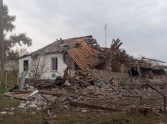 Россияне сбросили управляемую авиабомбу на жилые дома на Харьковщине: Кадры последствий