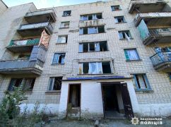 Выбитые окна, сгоревшие квартиры: Полиция показала последствия обстрелов Харьковщины