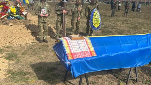 В Харькове на Аллее Славы похоронили бойца подразделения "Спартан"