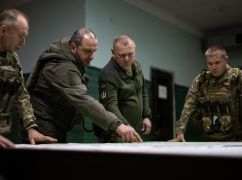 Министр обороны Умеров посетил командный пункт харьковской бригады (ФОТОРЕПОРТАЖ)