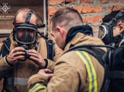 У Харкові горіла п’ятиповерхівка: Евакуювали увесь під’їзд
