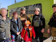 Из опасного района Харьковской области полиция эвакуировала еще 16 детей