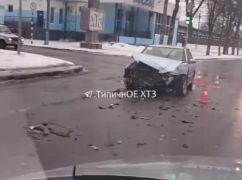 В Харькове китайская легковушка протаранила автомобиль "скорой": Кадры с места