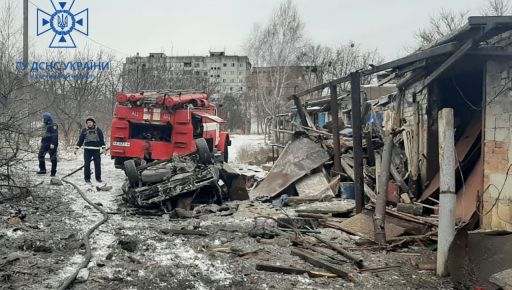 Окупанти 10 грудня вдарили по селу на Харківщині: Спалахнула пожежа