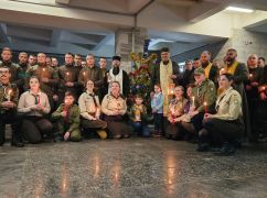 В Харькове нацгвардейцам передали Вифлеемский огонь мира