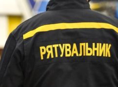 На Харківщині зіштовхнулися вантажівка й легковик: Одного з водіїв довелося вирізати з машини