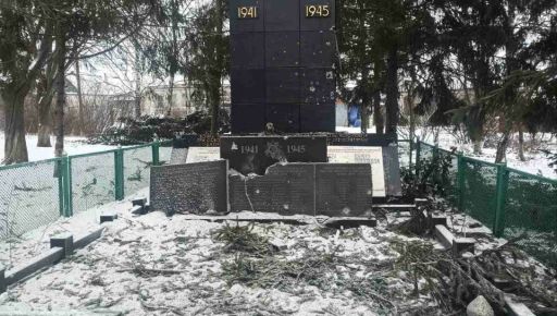Громада на Харківщині позбудеться радянського пам’ятника, який обстріляла армія рф