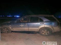 На Харківщині поліція показала кадри з місця підриву авто військової
