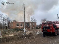 Рятувальники загасили пожежу після російського "прильоту" по медзакладу на Харківщині