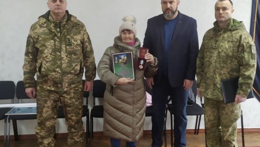 Нагороди полеглих на Харківщині прикордонників передали їхнім матерям