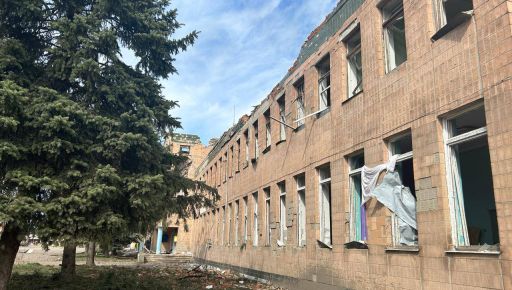 Окупанти КАБами зруйнували будівлю "Укрпошти" на Харківщині
