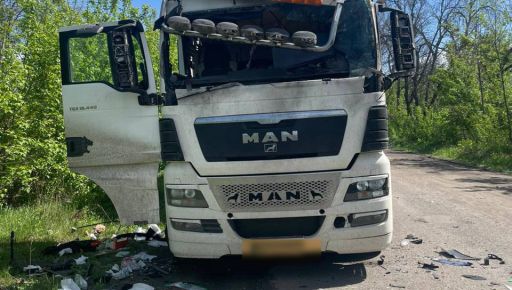 На Харьковщине вражеский дрон попал в грузовик: Водитель в тяжелом состоянии