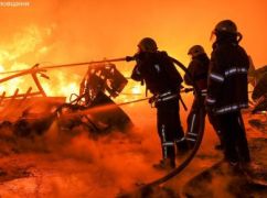 У Харкові після масованої ракетної атаки горить підприємство: Відомо про загиблого та поранених