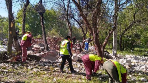 В Харькове коммунальщики устраняют последствия атаки "Шахедов"