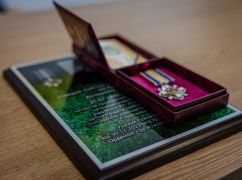 На Харьковщине передали орден "За мужество" матери павшего защитника