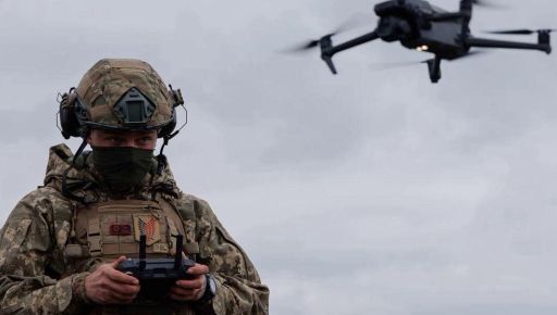 Гвардійці дроном атакували бліндаж та РЕБ росіян: Кадри операції