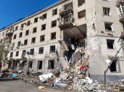 У прокуратурі повідомили, звідки росіяни випустили бомби по Харкову: Нові кадри наслідків