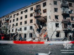 Патрульные показали первые минуты после российского авиаудара по Харькову