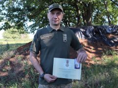 Президент наградил добровольца из Чугуева, сражавшегося против "Вагнера"