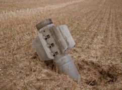 Пограничники показали поля возле Волчанска, засеянные обломками БПЛА