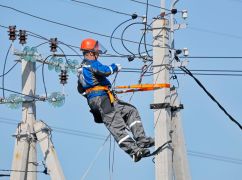 Зарядить телефоны и запастись терпением: Энергетики заявили о введении ограничений в Харькове и области