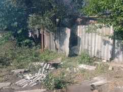 Росіяни з артилерії вдарили по будинку та агропідприємству на Харківщині