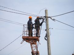 Около 5 месяцев без света: В Харьковской области возобновили электроснабжение села