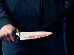 В Харьковской области мужчина бросил нож и попал в грудь жены