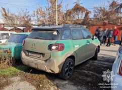 У Харкові знайшли автомобіль з поліцейських орієнтувань