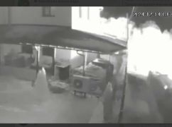 Під Харковом момент прильоту дрона потрапив на камери