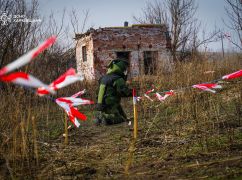 На Харьковщине саперы обследуют территорию одной из сельских школ: Какая причина