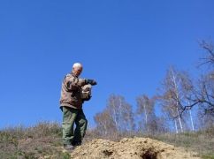 В Харьковской области вакцинируют диких животных от бешенства: Жителей просят не трогать приманки