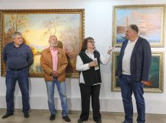 У Харкові відкрилася виставка юриста, який намалював 7 тисяч картин