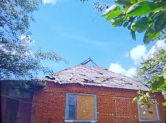 Россияне сбросили FPV-дроны на дом в Золочевской громаде: кадры с места