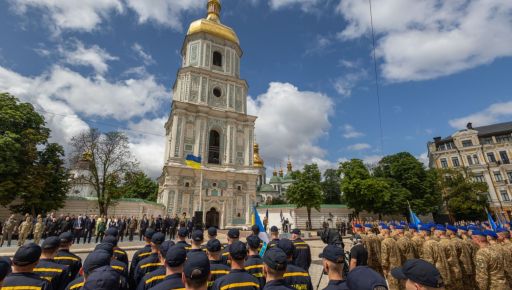 День Конституції: Зеленський нагородив харківських лікарів, науковців, митців та юристів
