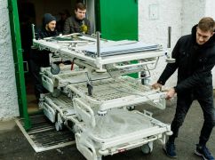 Міжнародні партнери передали 360 спеціальних ліжок для лікарень Харківщини