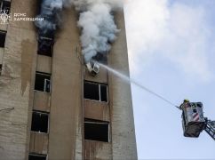 В Харькове ликвидировали пожар в жилой многоэтажке из-за обстрелов РФ: кадры с места