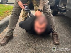У Харкові зловмисники тримали чоловіка в підвалі та відібрали майже $100 тис.