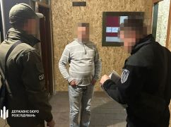 ДБР затримало двох військових та цивільного на Харківщині, які торгували краденим пальним