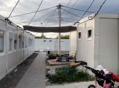 Непридатне для життя: у Харкові почали розселяти модульне містечко