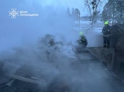 Бійці ДСНС врятували літню жінку з палаючої квартири у п'ятиповерхівці на Харківщині