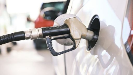 На Харьковщине дешевеет кое-какое топливо: кому из водителей повезет сэкономить