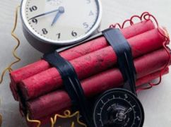 Несовершеннолетнюю харьковчанку подозревают в госизмене: ее задержали со взрывчаткой в руках