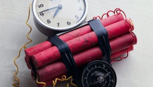 Неповнолітню харківʼянку підозрюють у держзраді: її затримали з вибухівкою в руках