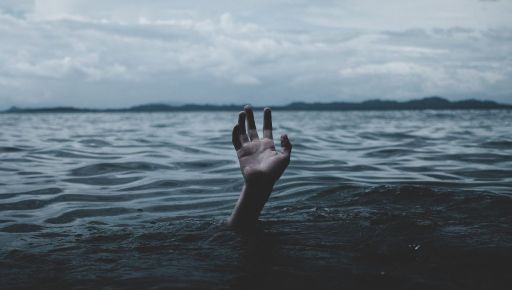 В Харькове под лед провалились шесть детей: двое погибли