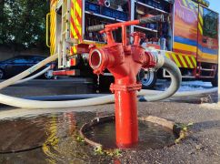 Уночі на Салтівці горів магазин: кадри з місця