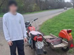 Без прав та шолома: на Харківщині поліція виявила неповнолітнього водія-порушника