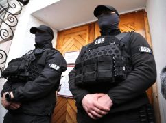 Работала на оккупантов: бывший полицейский из Купянска объявили подозрение